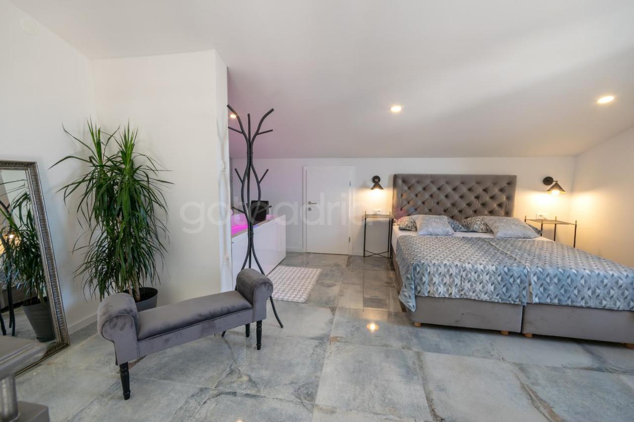 Rooftop Penthouse - Private Hottub & Duplex Whirlpool Makarska Exterior foto